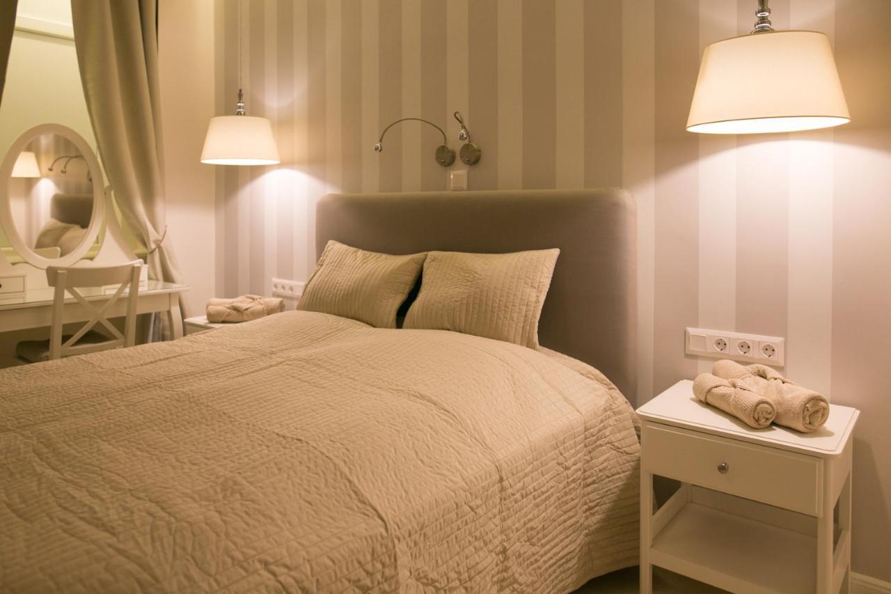 Panni Stylish Two Bedroom Flat By Andrassy Street *