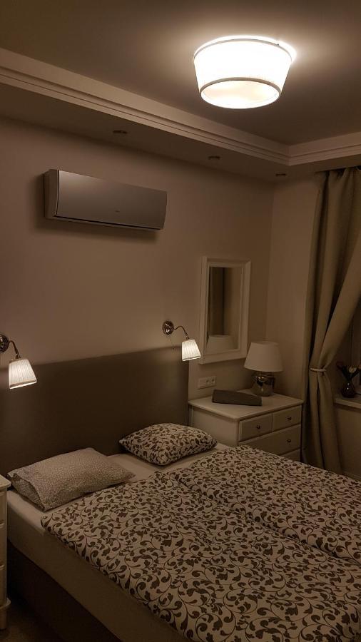 Panni Stylish Two Bedroom Flat By Andrassy Street * Budapesta